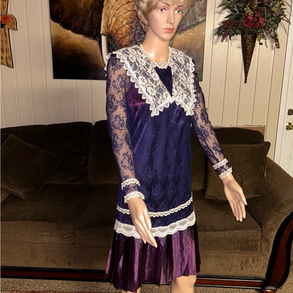 Jessica McClintock • Size 8 • Vintage • Dress • Purple • Floral Lace • Victorian - Picture 3 of 16